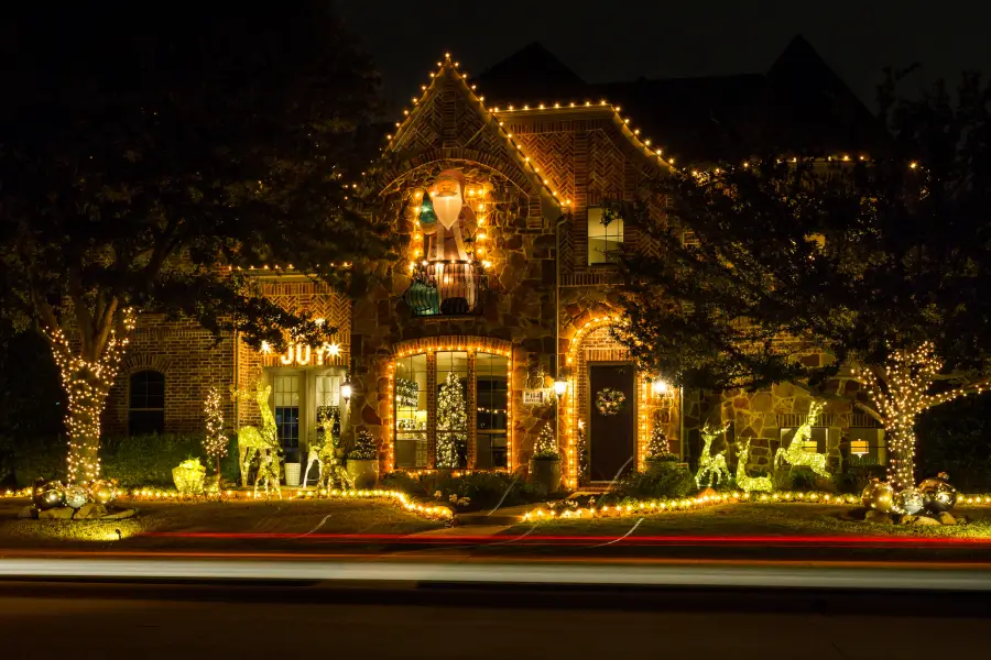 Benefits Of Hiring A Christmas Light Installation Service Sebastopol, CA